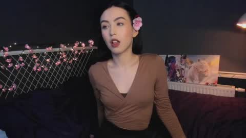 Liz online show from April 3, 5:33 pm