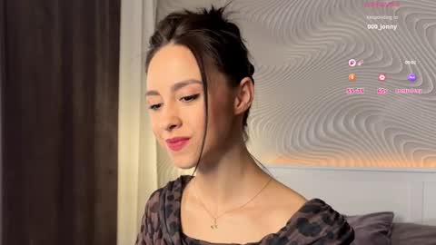 Mia online show from March 26, 7:54 am