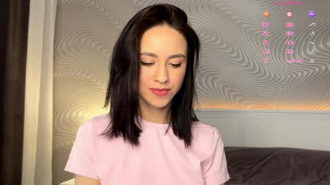 Mia online show from March 31, 7:08 am