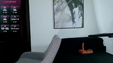 Mia online show from February 19, 5:29 am