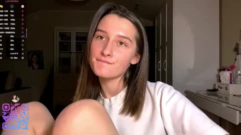 Emily online show from December 15, 2:33 pm