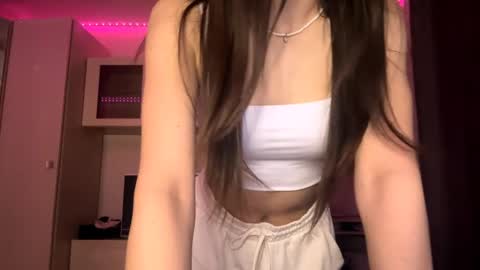 Aidaxo online show from April 7, 5:15 pm