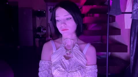 Tina online show from April 7, 10:12 pm