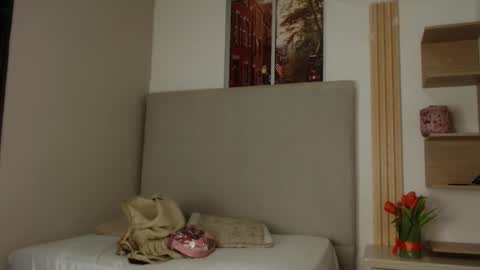 miel online show from February 11, 12:17 pm