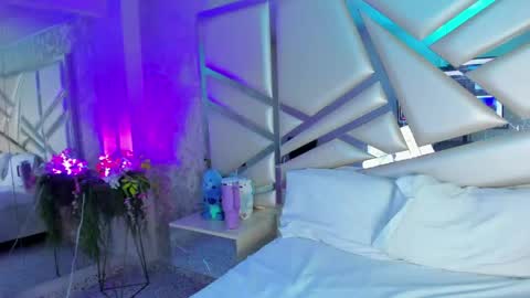 MIA 3 online show from April 15, 1:28 am