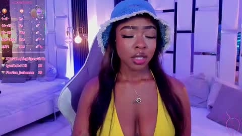 Miia Schwarz  online show from November 18, 7:20 am