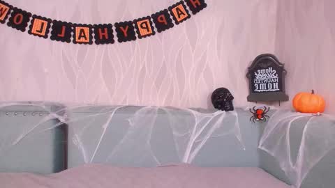 miia scoott  online show from October 27, 12:12 pm