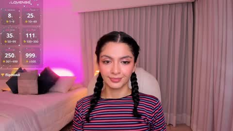 Snapshot of miiaa_evans chatting on December 17, 3:39 am Mia online show from December 17, 3:39 am
