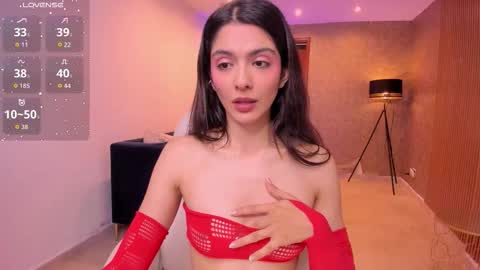 Snapshot of miiaa_evans chatting on October 20, 10:40 am Mia online show from October 20, 10:40 am