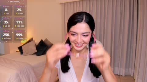 Snapshot of miiaa_evans chatting on December 13, 3:49 am Mia online show from December 13, 3:49 am