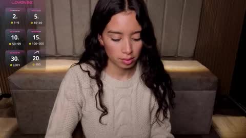 miiaa_evans1 online show from February 3, 7:40 pm