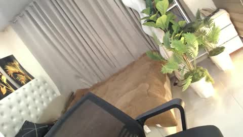 Theresa Luna online show from April 11, 2:50 am