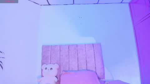 mila_1wood online show from June 21, 1:15 pm