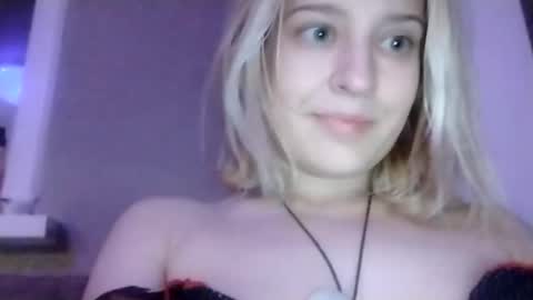 Snapshot of mila_420 chatting on October 16, 8:00 pm Mila 420 online show from October 16, 8:00 pm