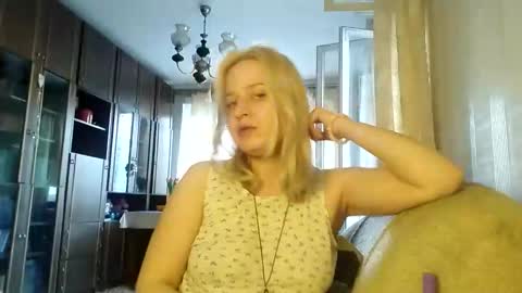 Mila 420 online show from April 8, 1:35 pm