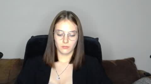 mila_keyy online show from November 19, 10:21 pm