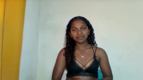 mila_lunah online show from April 23, 12:29 pm