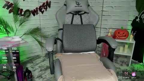 Mila Sapphire online show from October 28, 8:31 am