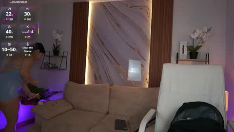 milacrave online show from November 14, 11:54 am