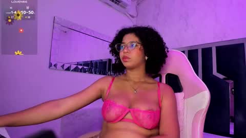 Milenna online show from December 17, 4:49 am