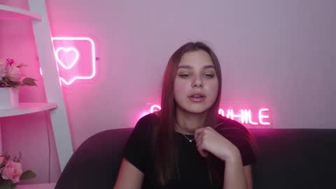 milanaangelas online show from February 7, 5:07 pm