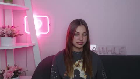 milanaangelas online show from September 9, 7:46 pm