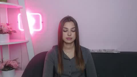 milanaangelas online show from November 28, 5:54 am