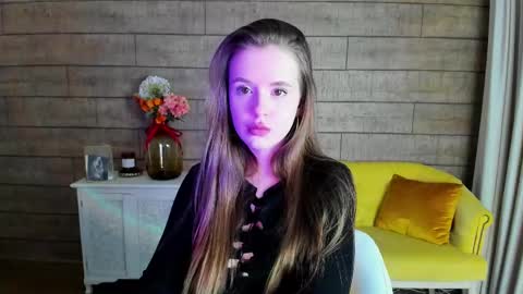 MilanaBalmain online show from February 17, 2:38 pm