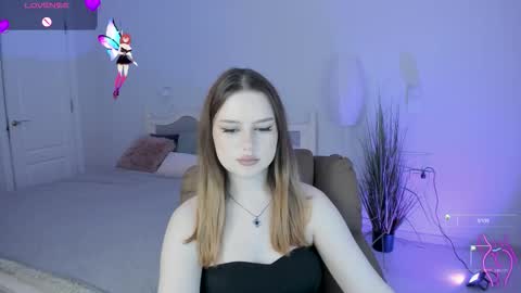 milanamoons online show from December 3, 10:17 am