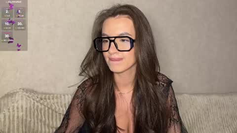 milanasugar online show from April 7, 4:53 pm