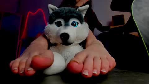 milastoyne online show from November 21, 7:21 am