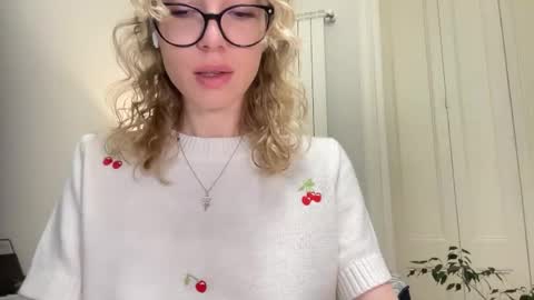 Mila online show from September 21, 3:43 pm