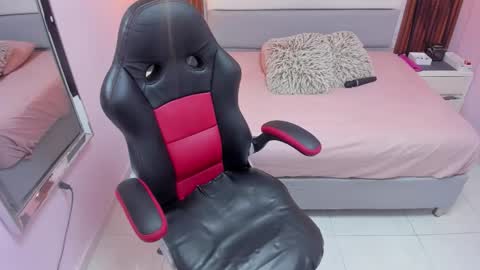 MILEY online show from February 17, 7:46 pm