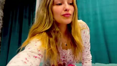 mileyy_cutee online show from March 31, 12:43 am