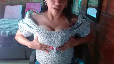 Snapshot of milf_fantassy chatting on September 12, 10:39 pm Ana online show from September 12, 10:39 pm