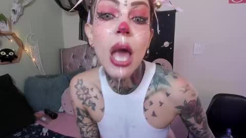 Isabella online show from February 5, 1:11 pm