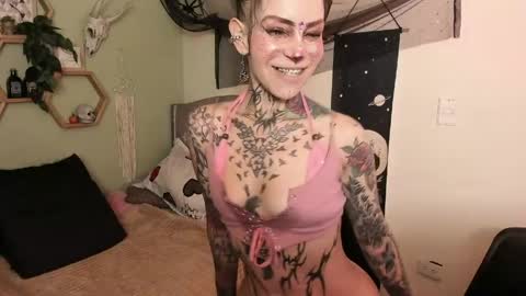 Isabella online show from April 15, 1:55 pm