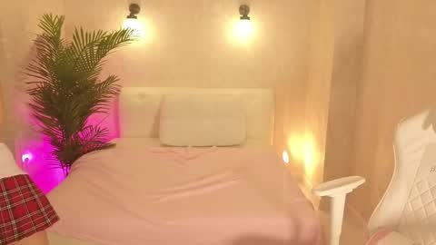 milfcruze online show from October 18, 1:19 am