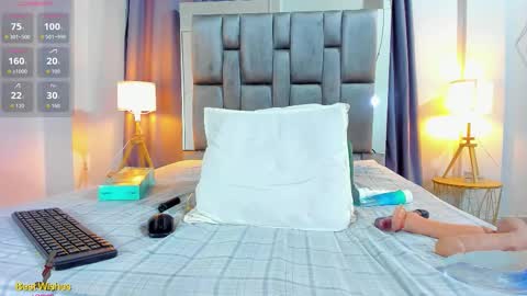 LILI online show from November 14, 1:33 pm