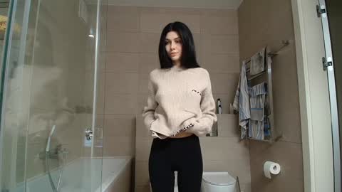 milla bella online show from January 31, 8:51 pm