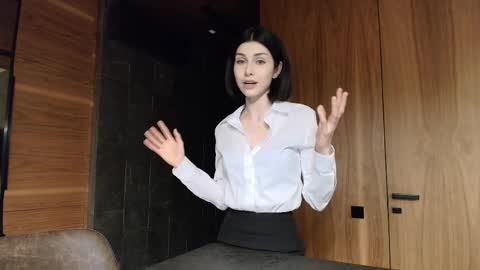 milla bella online show from April 19, 6:10 pm