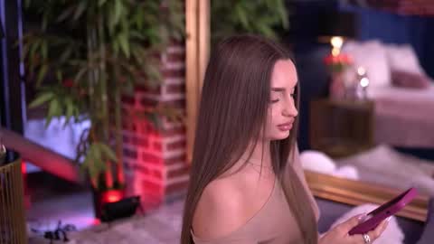 milla_serene online show from December 18, 6:40 am