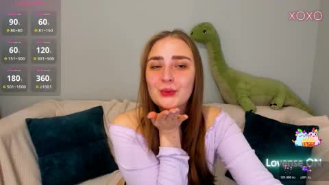 millibrooksss online show from April 15, 1:39 am