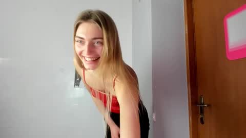 millie_lacroix online show from March 14, 1:56 pm