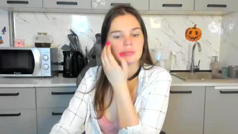 Snapshot of milly_brown_ chatting on February 12, 10:15 pm Welcome My name is Tina online show from February 12, 10:15 pm