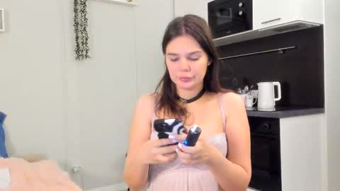 Snapshot of milly_brown_ chatting on February 24, 9:20 pm Welcome My name is Tina online show from February 24, 9:20 pm