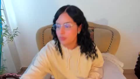 Mimii  online show from November 7, 9:09 pm