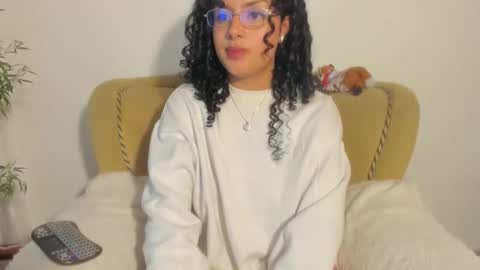 Snapshot of mimi_sa chatting on October 19, 1:07 am Mimii  online show from October 19, 1:07 am