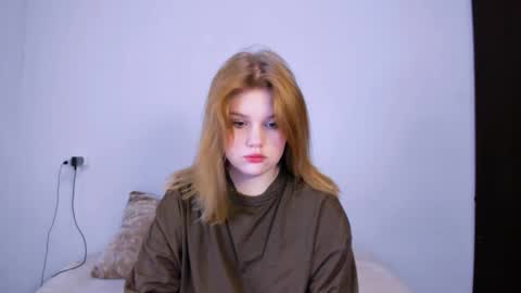 hi Im Mina  online show from October 29, 10:56 pm