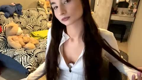 Snapshot of minhblomme chatting on September 12, 5:52 am Emilia online show from September 12, 5:52 am